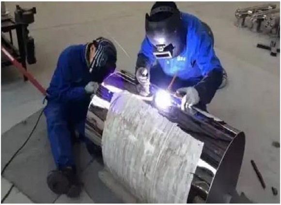 304����ֹܵ��ĺ��ӷ���